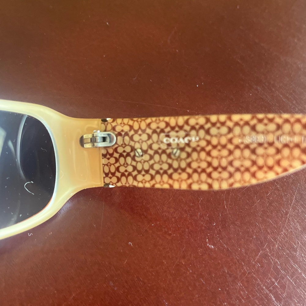 Coach Tortoise Shell Sunglasses - Case Included - Picture 5 of 10